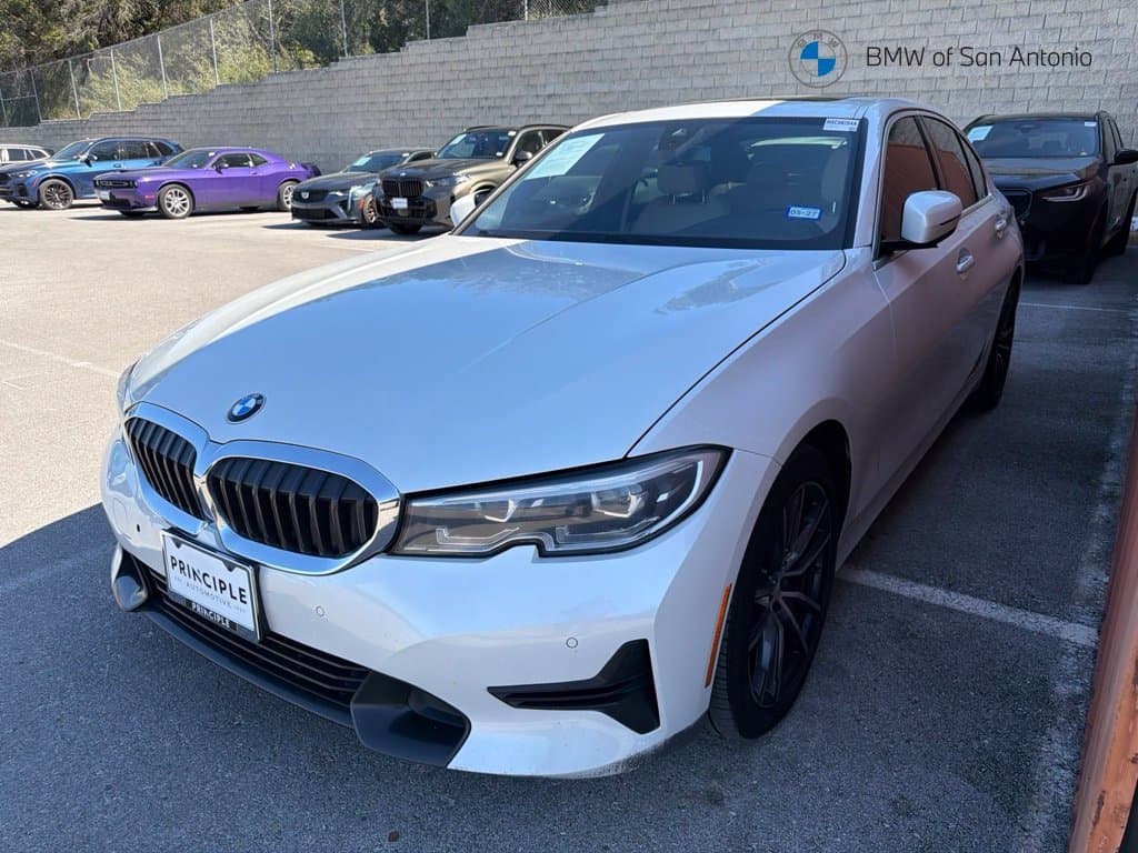 2021 BMW 3 Series 330i xDrive — photo 1 of 5