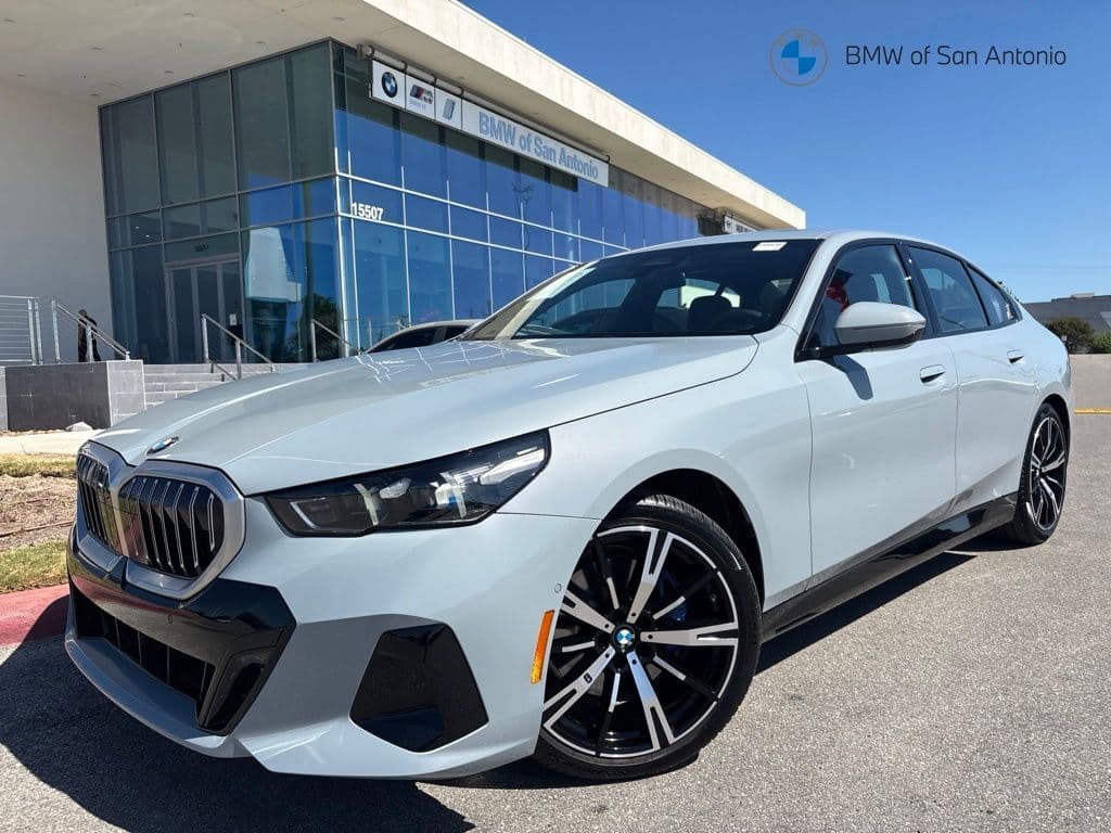 2026 BMW 530i Base — photo 1 of 48
