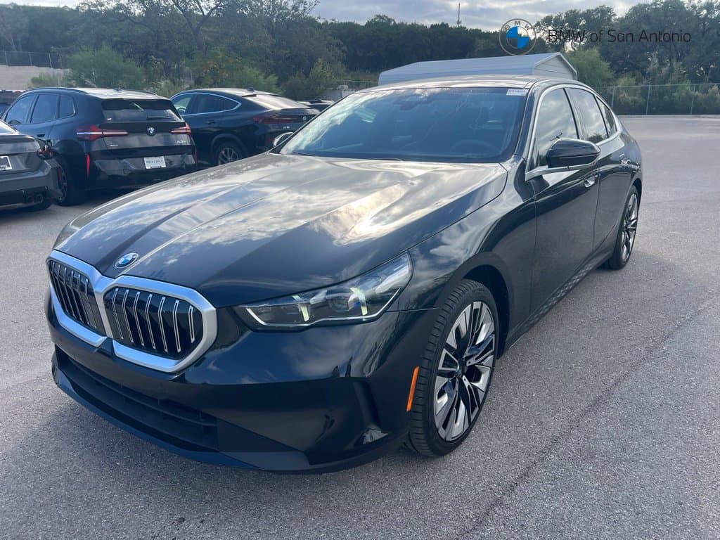 2026 BMW 5 Series 530i — photo 1 of 6