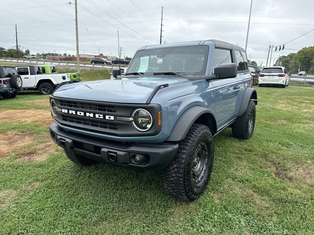 2024 Ford Bronco Black Diamond — photo 1 of 32