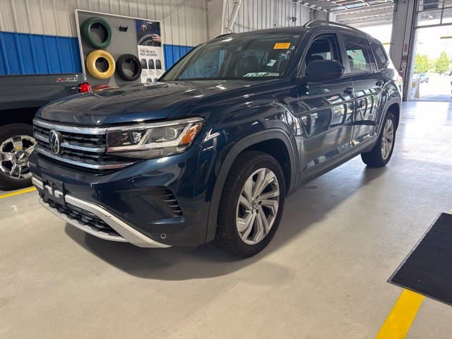 2021 Volkswagen Atlas 3.6L V6 SE w/Technology — photo 1 of 13