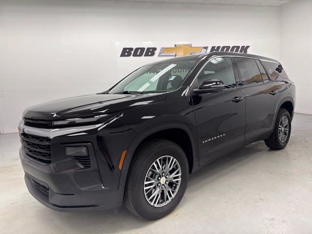 2024 Chevrolet Traverse LS — photo 1 of 41