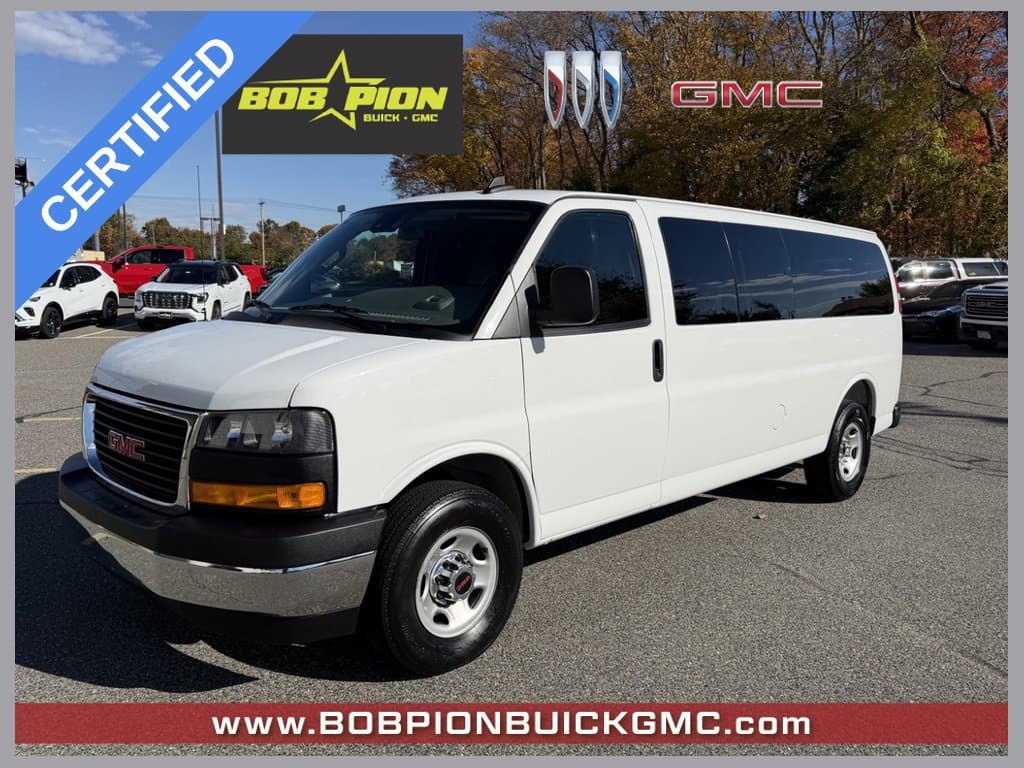 2025 GMC Savana Passenger LT — photo 1 of 28