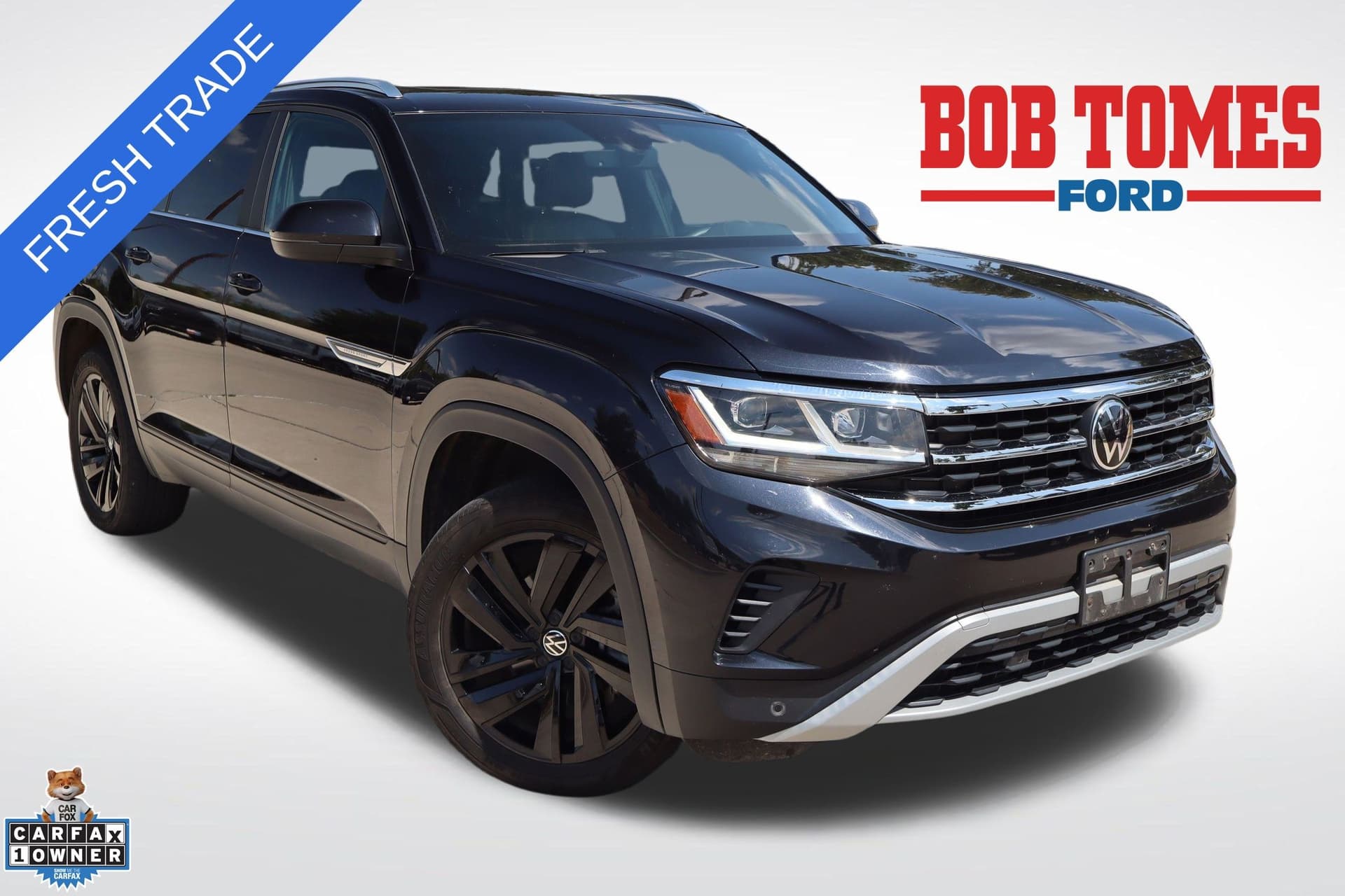 2023 Volkswagen Atlas Cross Sport 3.6L V6 SE w/Technology — photo 1 of 32