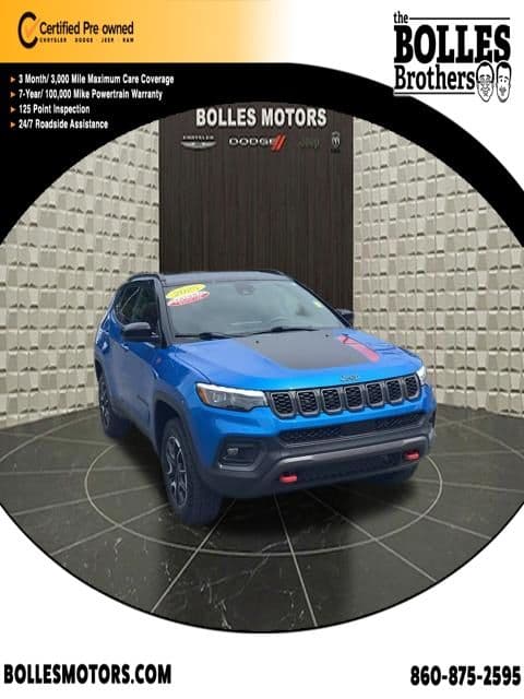 2025 Jeep Compass Trailhawk — photo 1 of 33