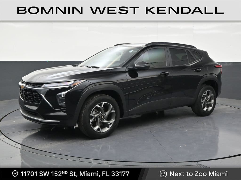 2025 Chevrolet Trax LT — photo 1 of 33