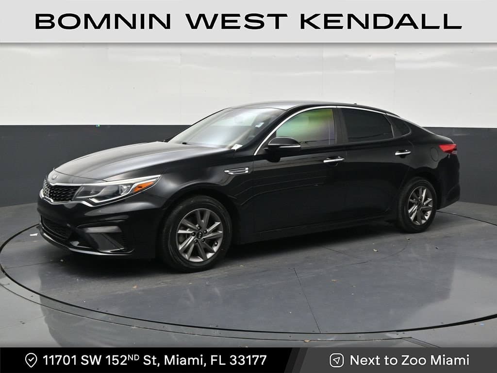 2020 Kia Optima LX — photo 1 of 33
