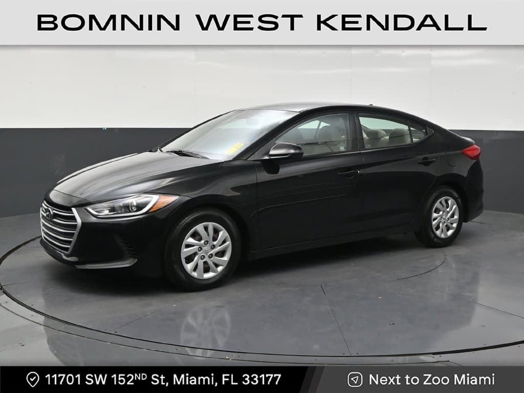 2017 Hyundai Elantra SE — photo 1 of 32