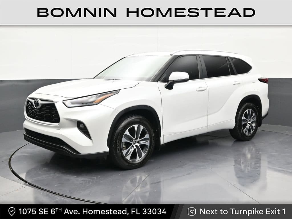 2025 Toyota Highlander XLE — photo 1 of 28