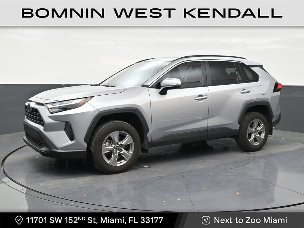2025 Toyota RAV4 XLE — photo 1 of 32