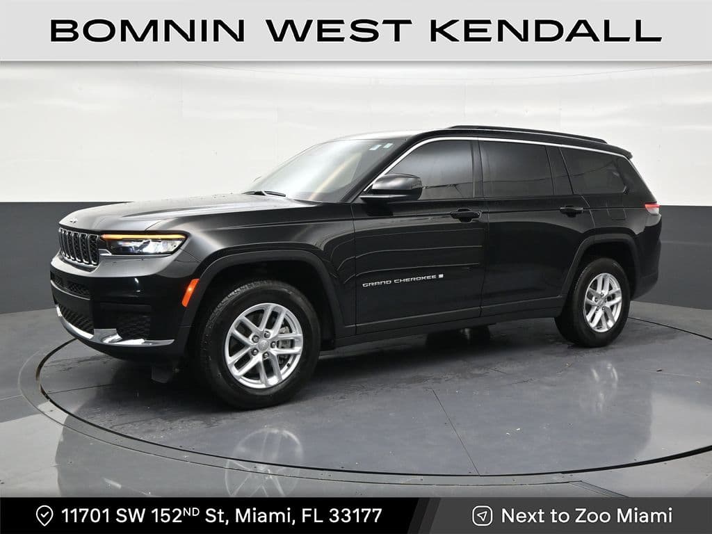 2025 Jeep Grand Cherokee L Laredo — photo 1 of 33