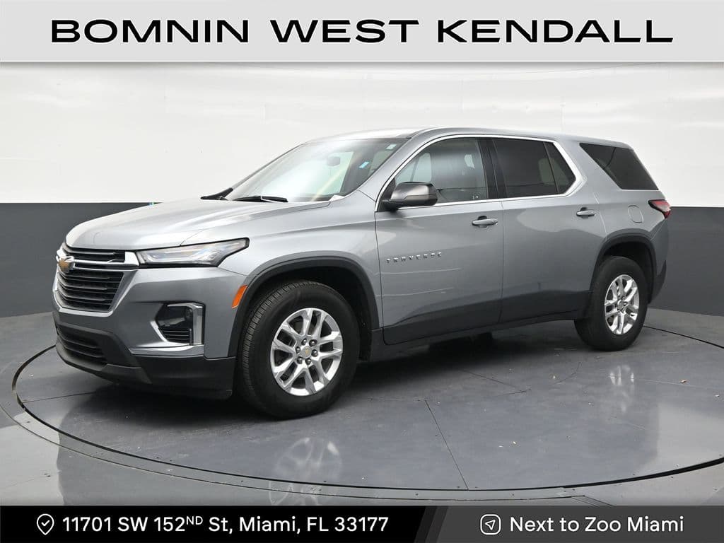 2023 Chevrolet Traverse LS — photo 1 of 32