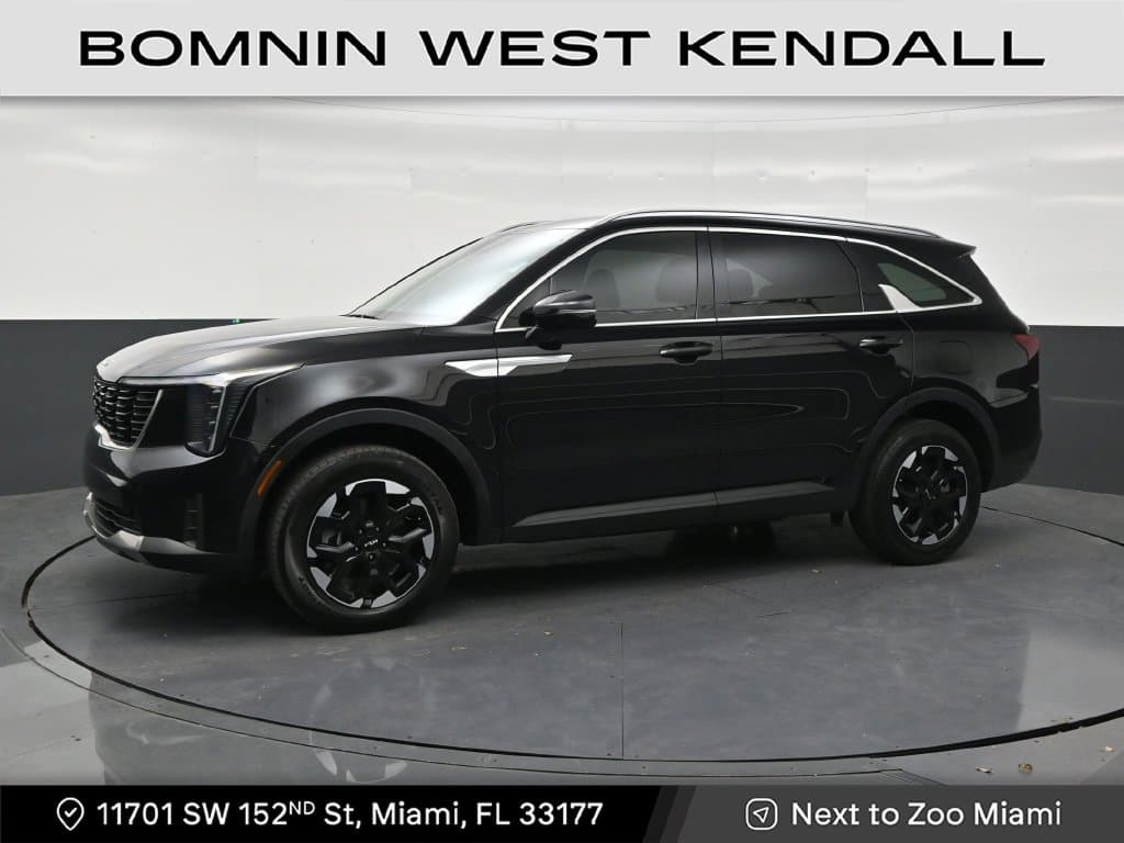 2024 Kia Sorento S — photo 1 of 33