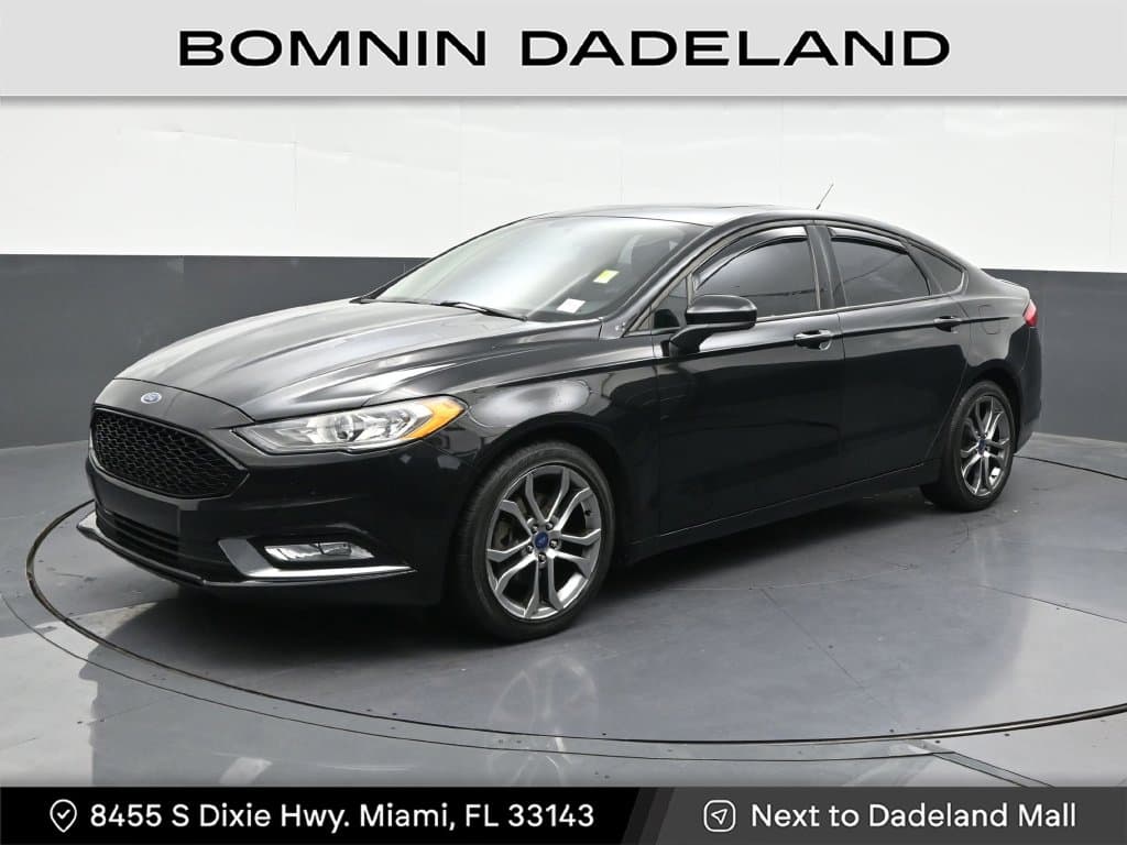 2017 Ford Fusion SE — photo 1 of 35