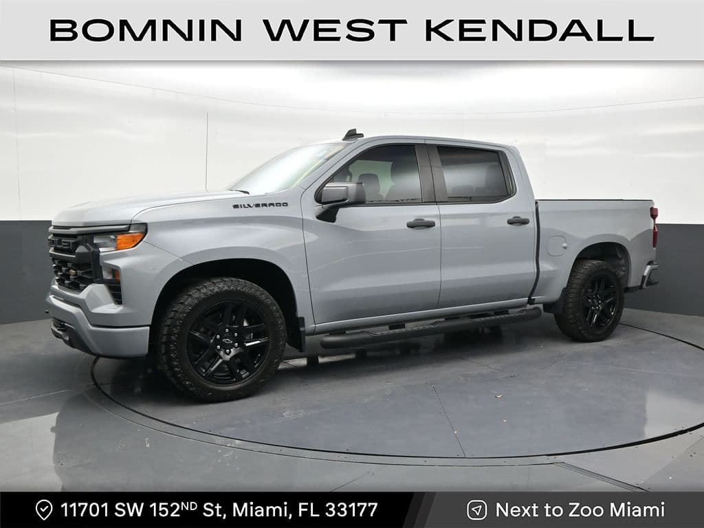 2024 Chevrolet Silverado 1500 Custom — photo 1 of 33