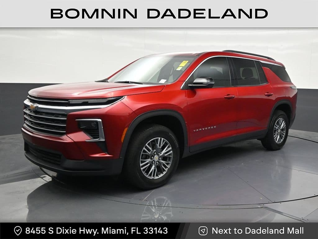2024 Chevrolet Traverse LT — photo 1 of 38