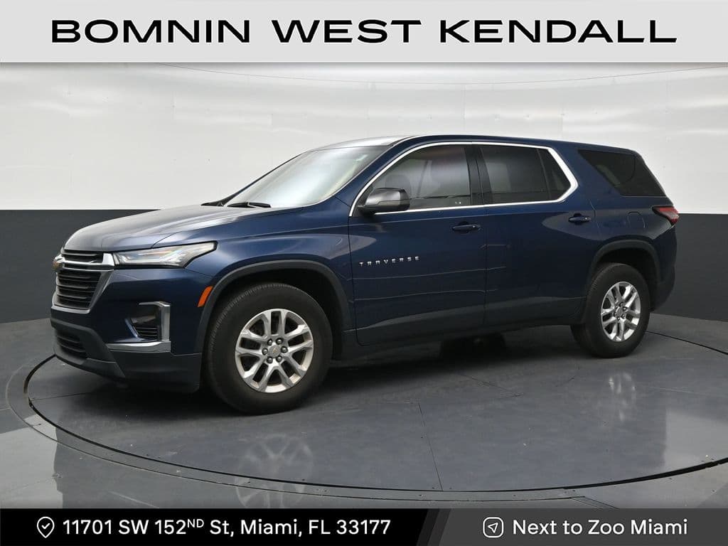 2023 Chevrolet Traverse LS — photo 1 of 32