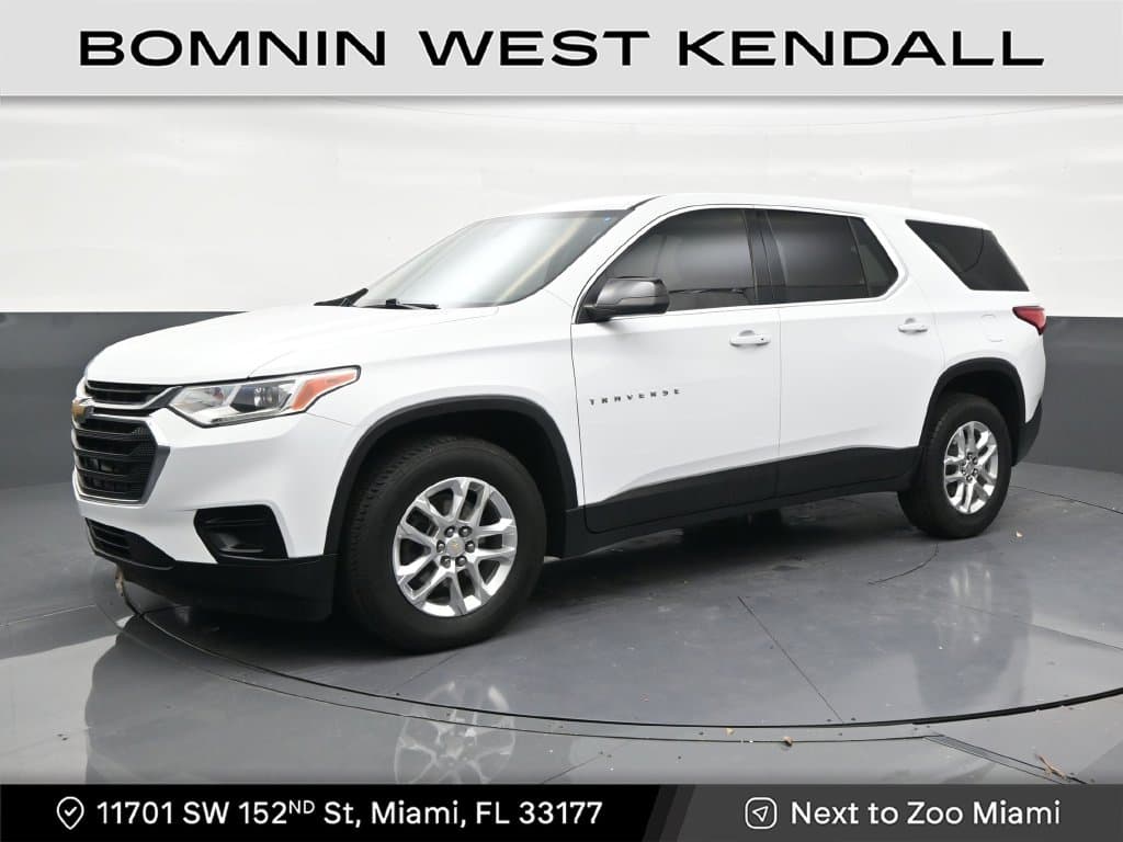 2021 Chevrolet Traverse LS — photo 1 of 32