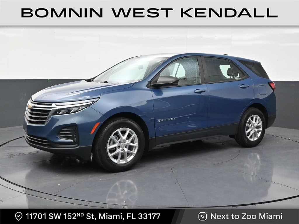 2024 Chevrolet Equinox LS — photo 1 of 30