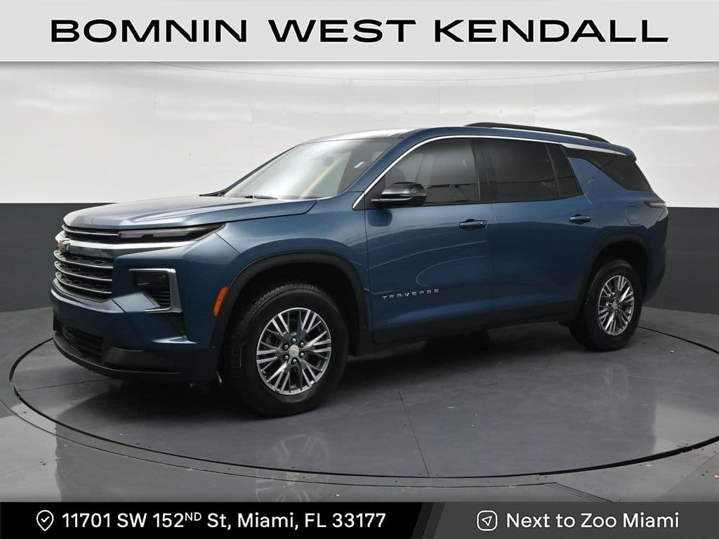 2026 Chevrolet Traverse FWD LT — photo 1 of 33