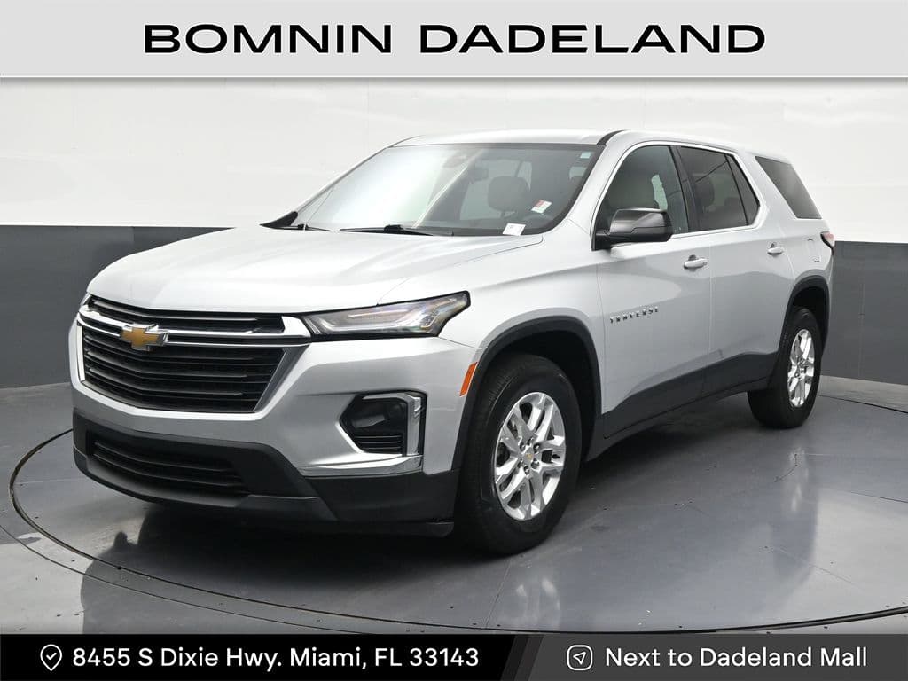 2022 Chevrolet Traverse LS — photo 1 of 43