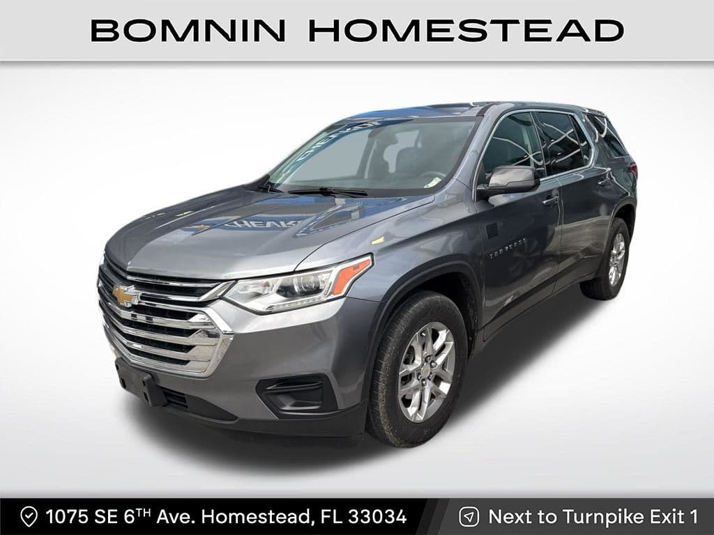 2021 Chevrolet Traverse LS — photo 1 of 2