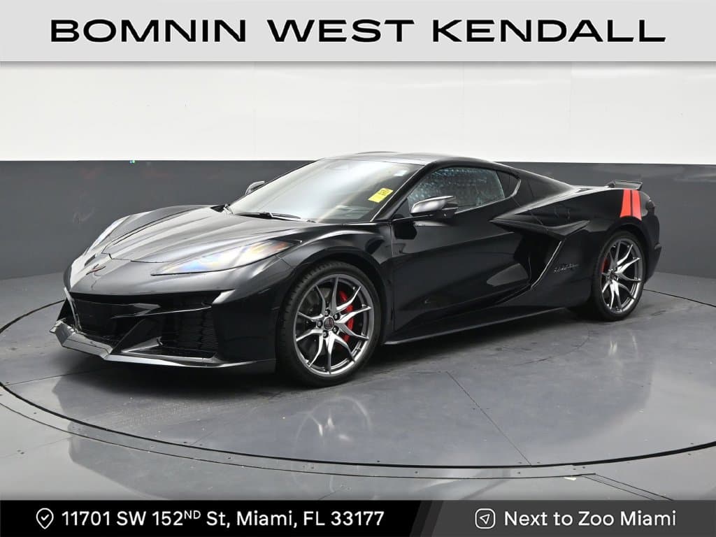2027 Chevrolet Corvette Base — photo 1 of 32