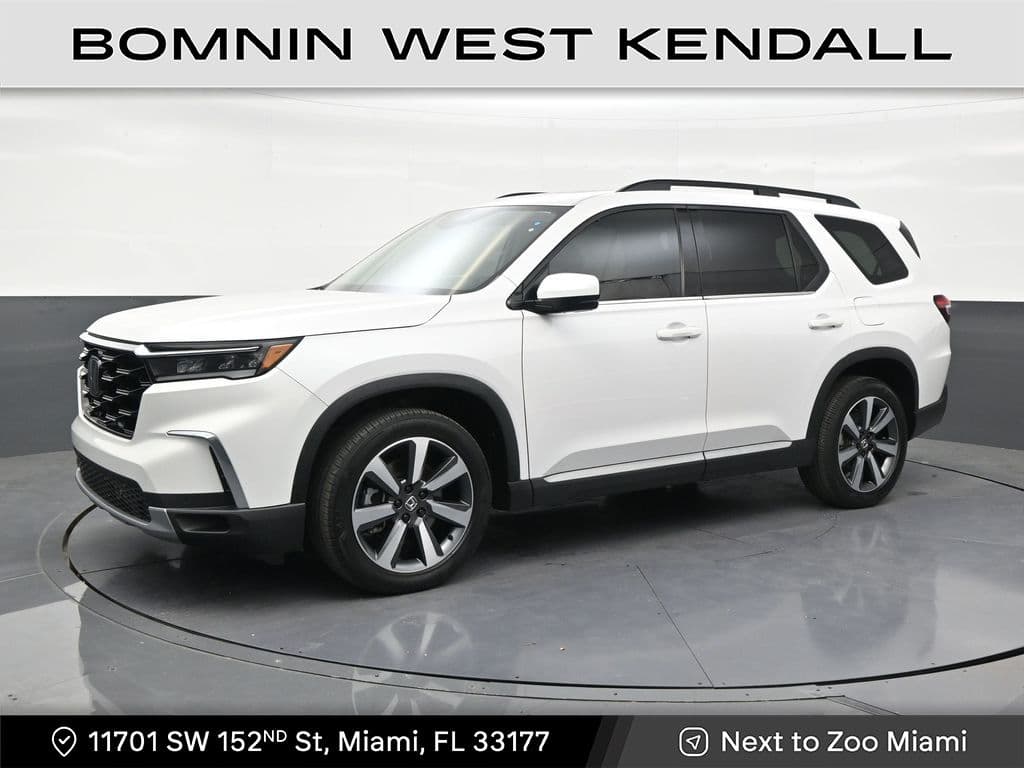 2024 Honda Pilot Touring — photo 1 of 33