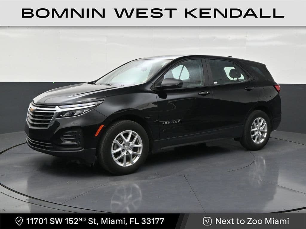2024 Chevrolet Equinox LS — photo 1 of 32