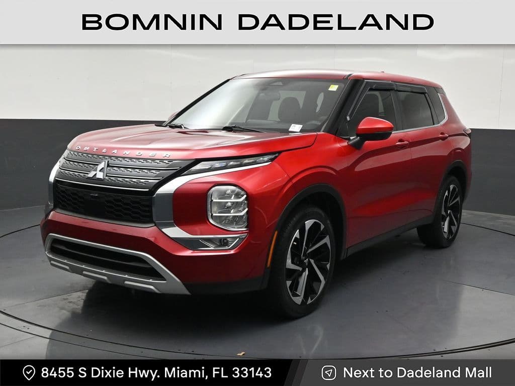 2023 Mitsubishi Outlander SE Special Edition — photo 1 of 35