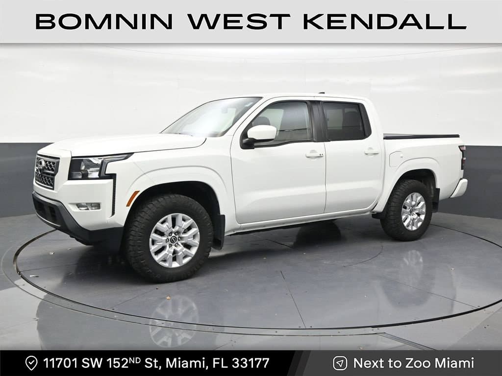 2022 Nissan Frontier SV — photo 1 of 32