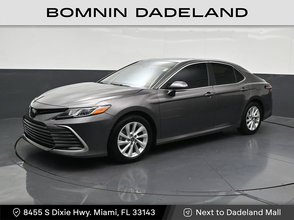 2024 Toyota Camry LE — photo 1 of 37