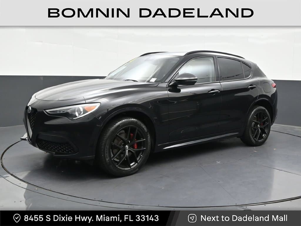 2020 Alfa Romeo Stelvio Base — photo 1 of 36