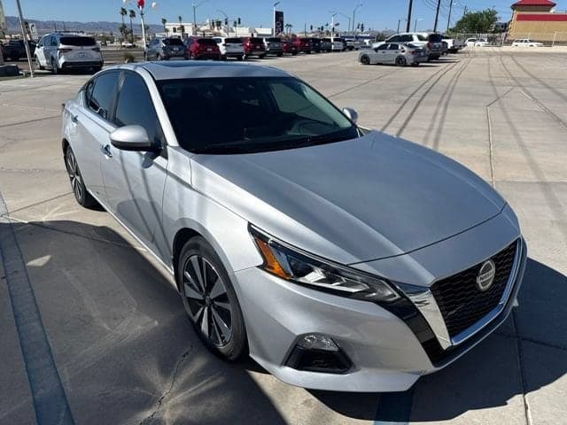 2022 Nissan Altima Base — photo 1 of 9