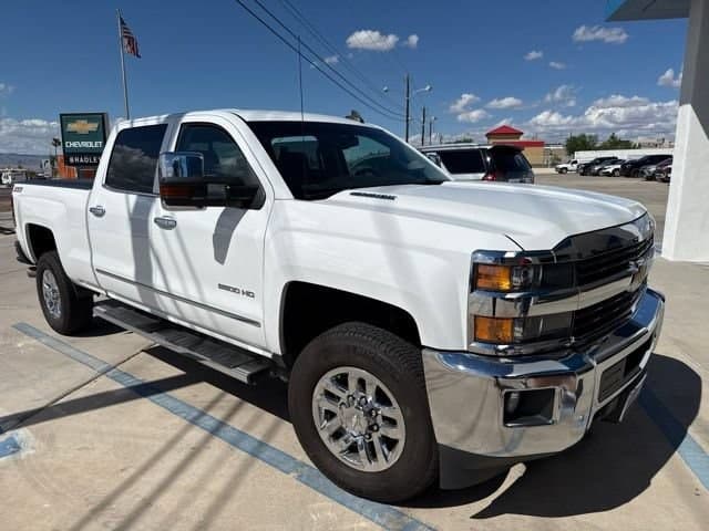 2015 Chevrolet Silverado 2500HD LTZ — photo 1 of 10