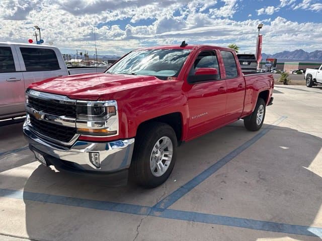 2017 Chevrolet Silverado 1500 LT — photo 1 of 10