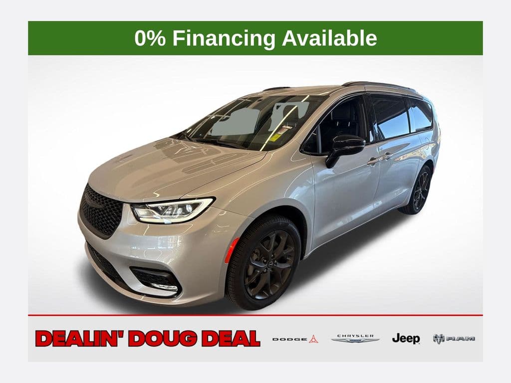 2026 Chrysler Pacifica Select — photo 1 of 33