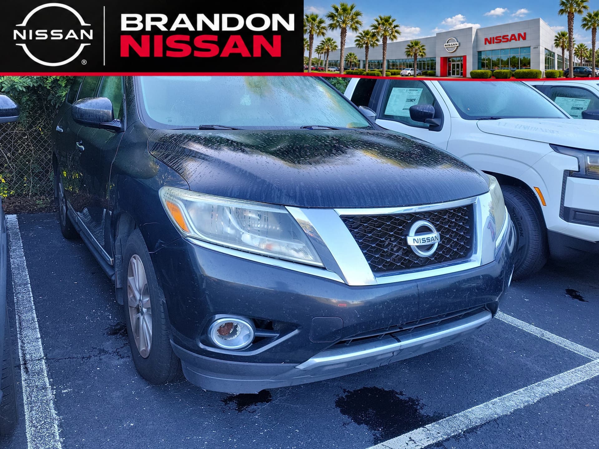 2016 Nissan Pathfinder SL — photo 1 of 6
