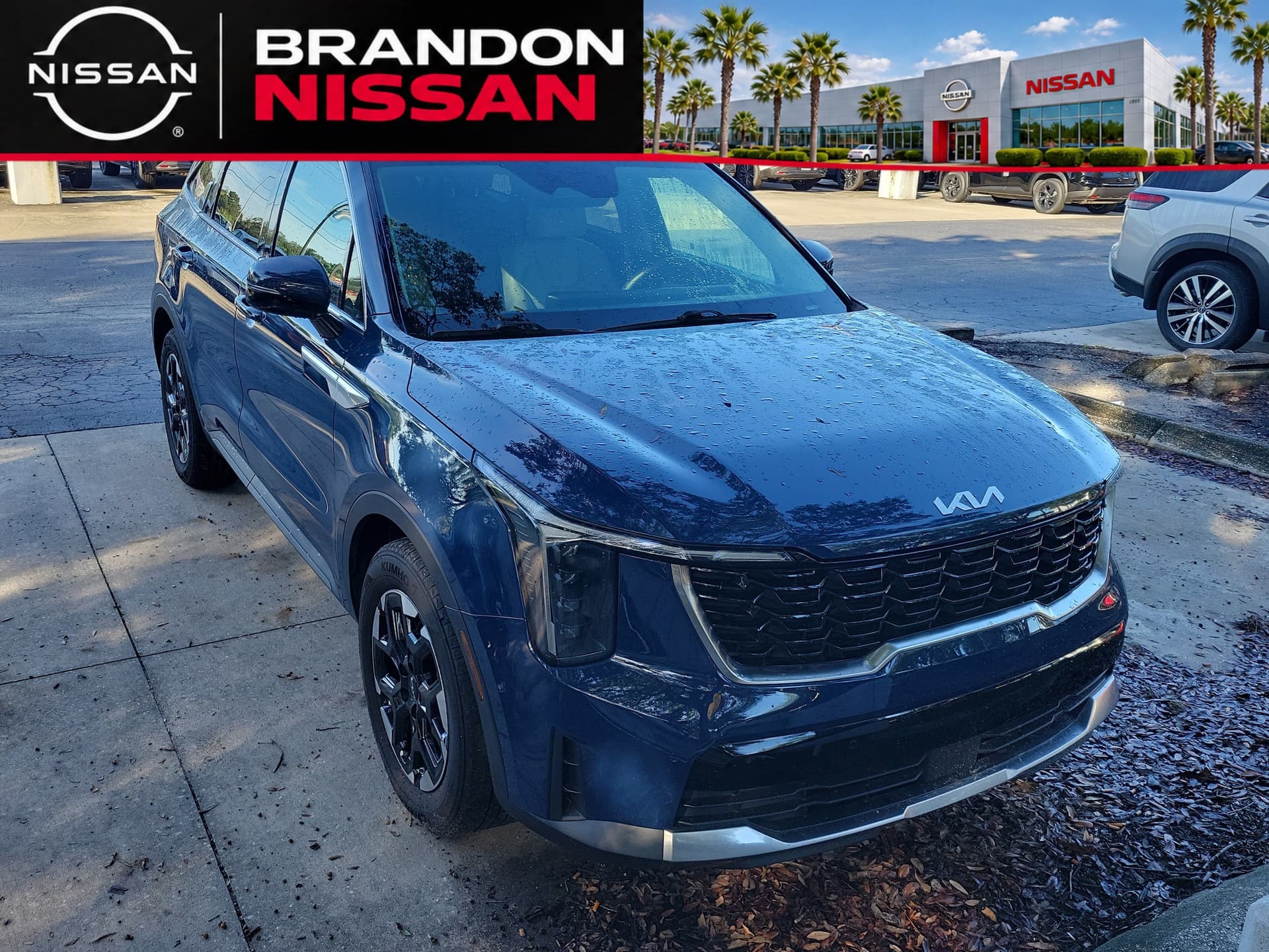 2024 Kia Sorento S — photo 1 of 9