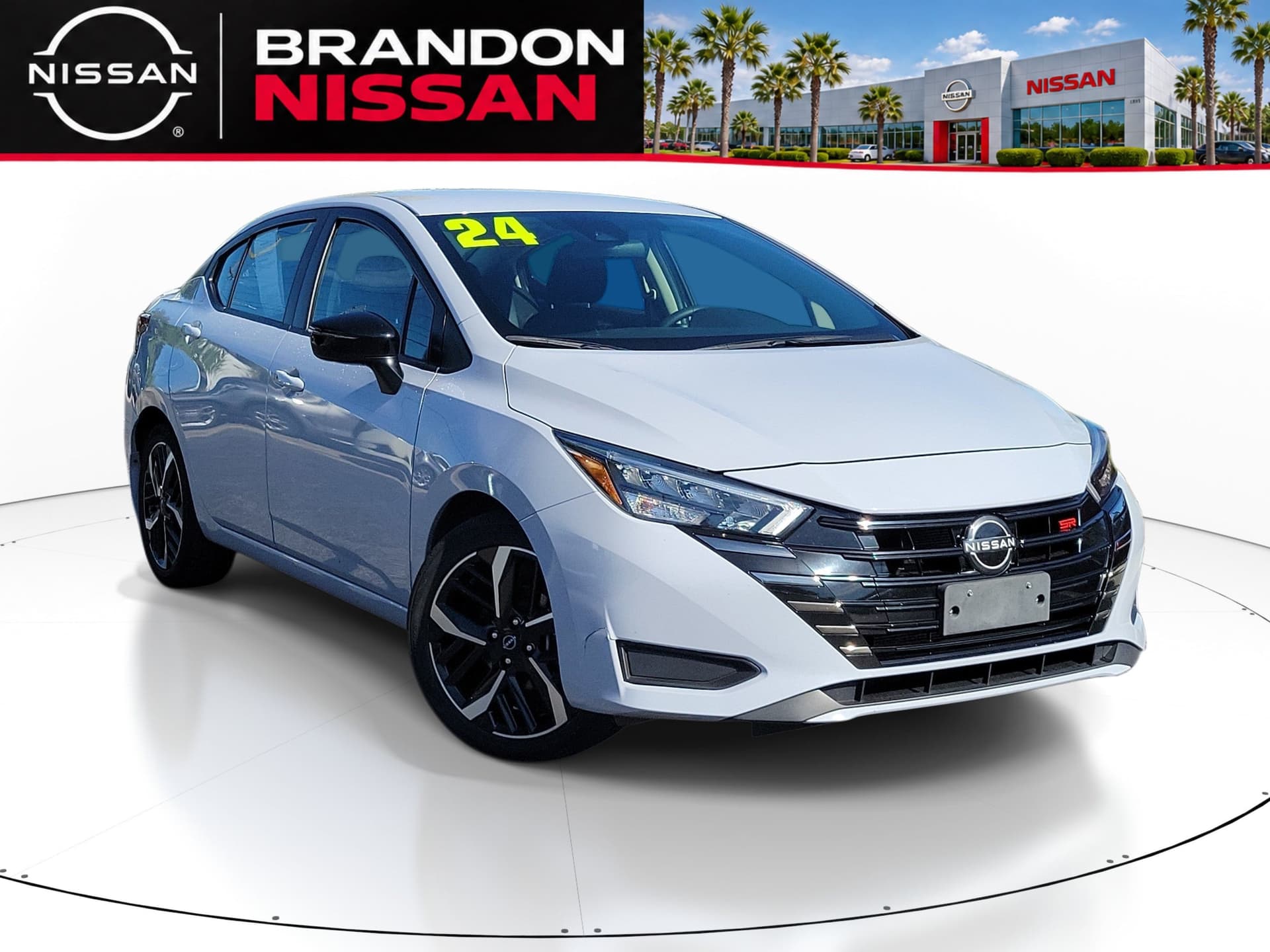 2024 Nissan Versa SR — photo 1 of 30