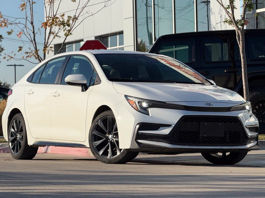 2024 Toyota Corolla SE — photo 1 of 20