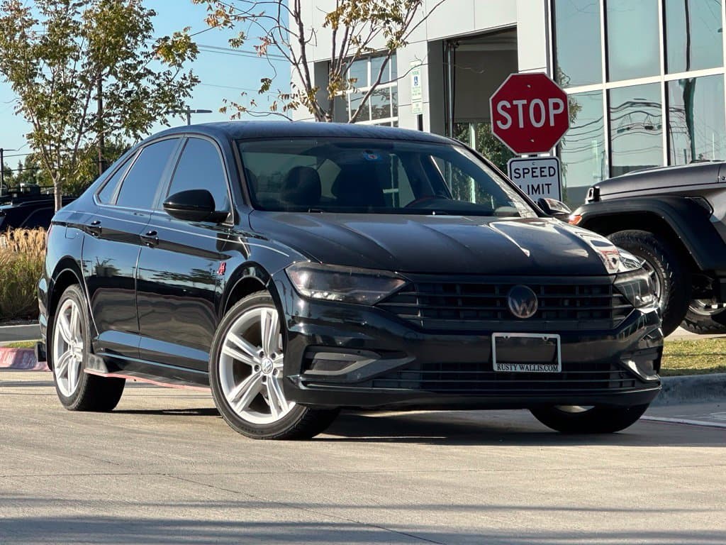 2019 Volkswagen Jetta Base — photo 1 of 10