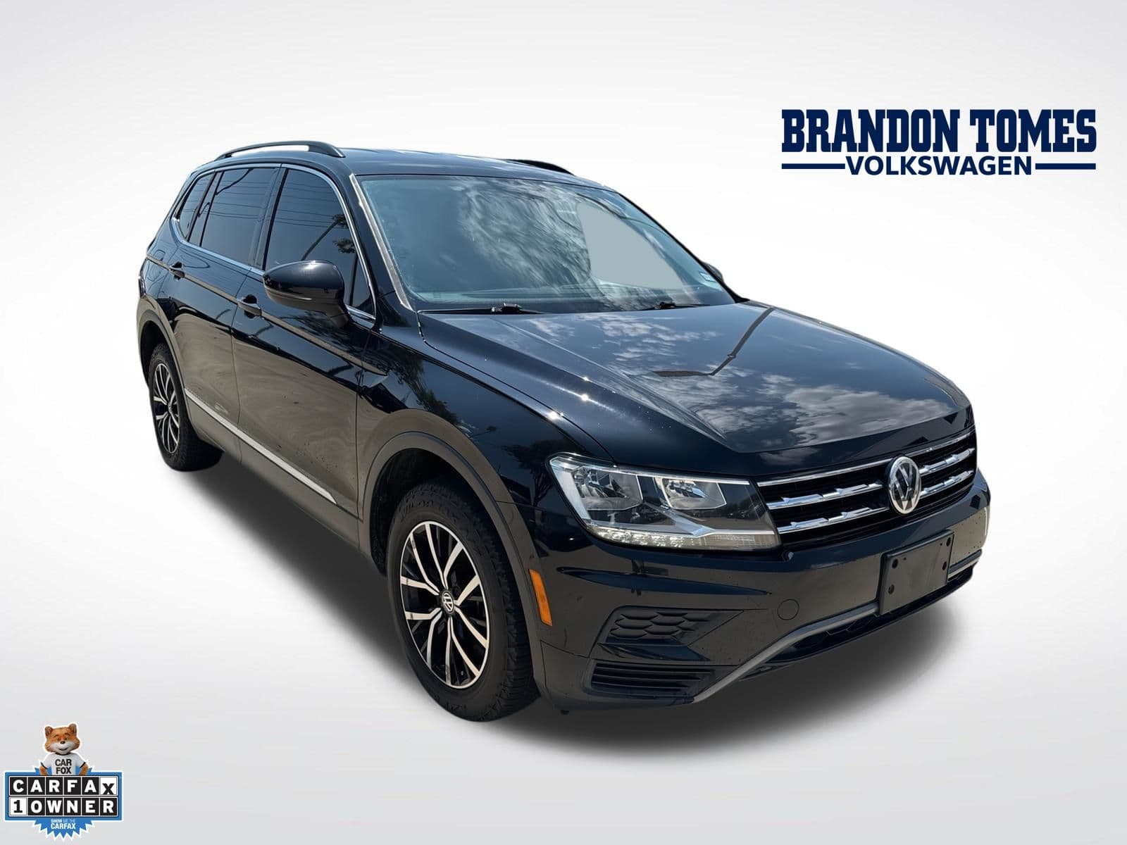 2021 Volkswagen Tiguan SE — photo 1 of 25