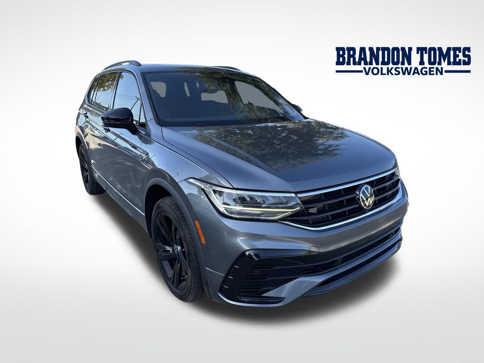 2023 Volkswagen Tiguan SE R-Line Black — photo 1 of 28