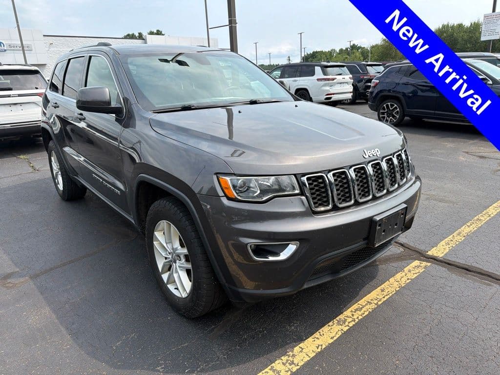 2017 Jeep Grand Cherokee Laredo — photo 1 of 2