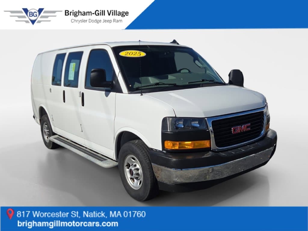 2025 GMC Savana Cargo Van Base — photo 1 of 24