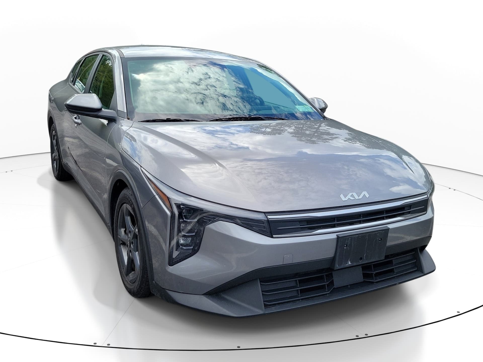 2025 Kia K4 LXS — photo 1 of 10