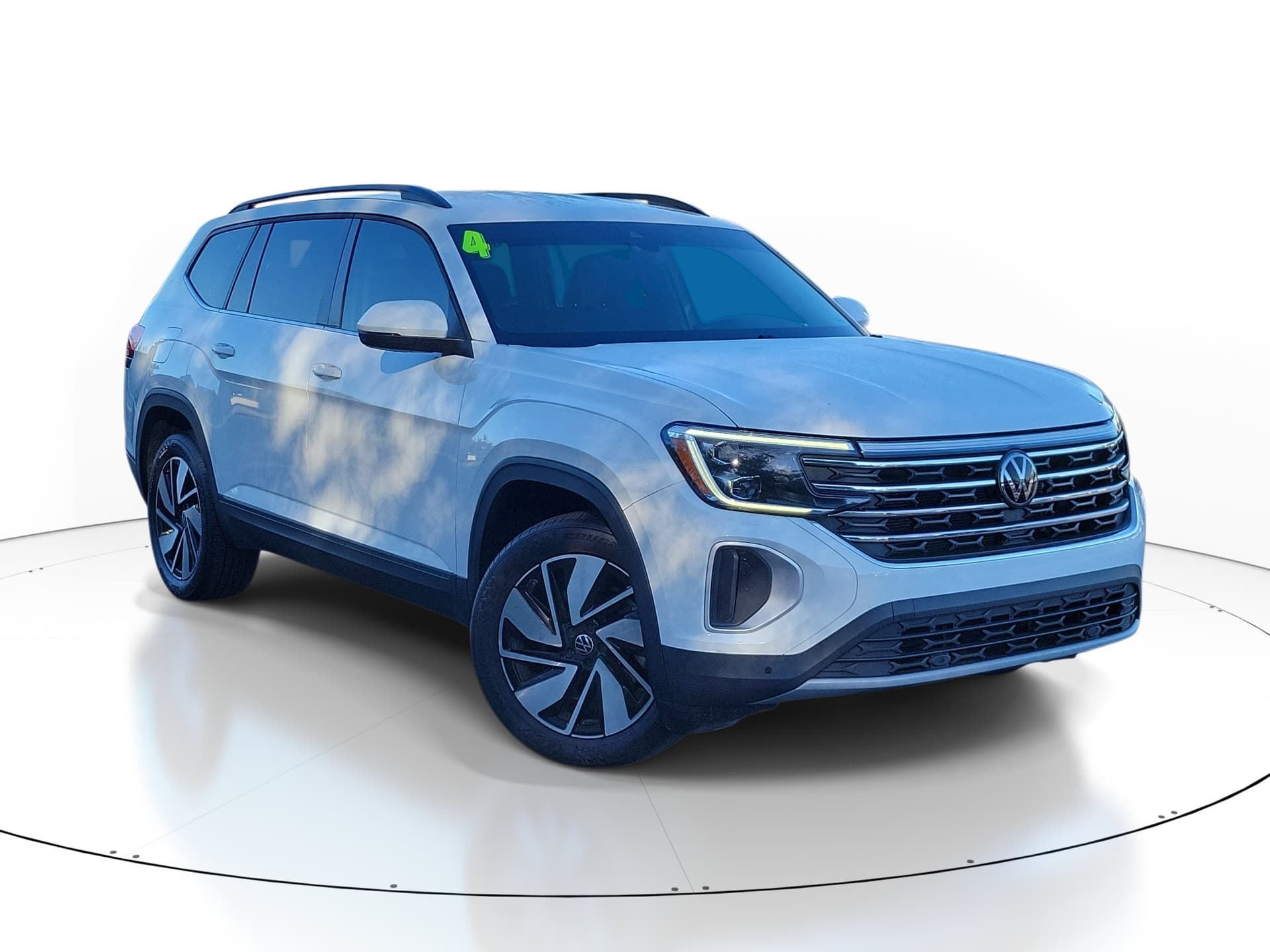 2024 Volkswagen Atlas 2.0T SE w/Technology — photo 1 of 32