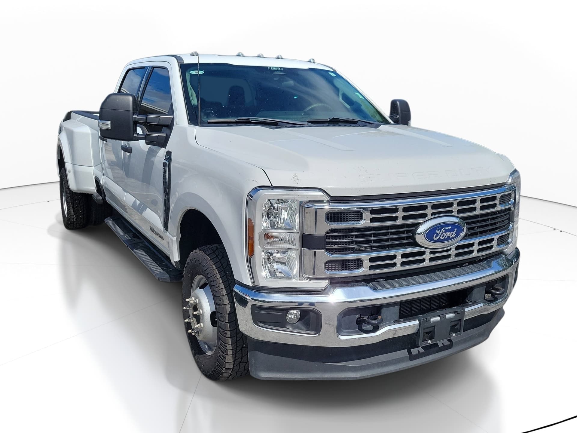 2024 Ford Super Duty F-350 DRW XLT — photo 1 of 10