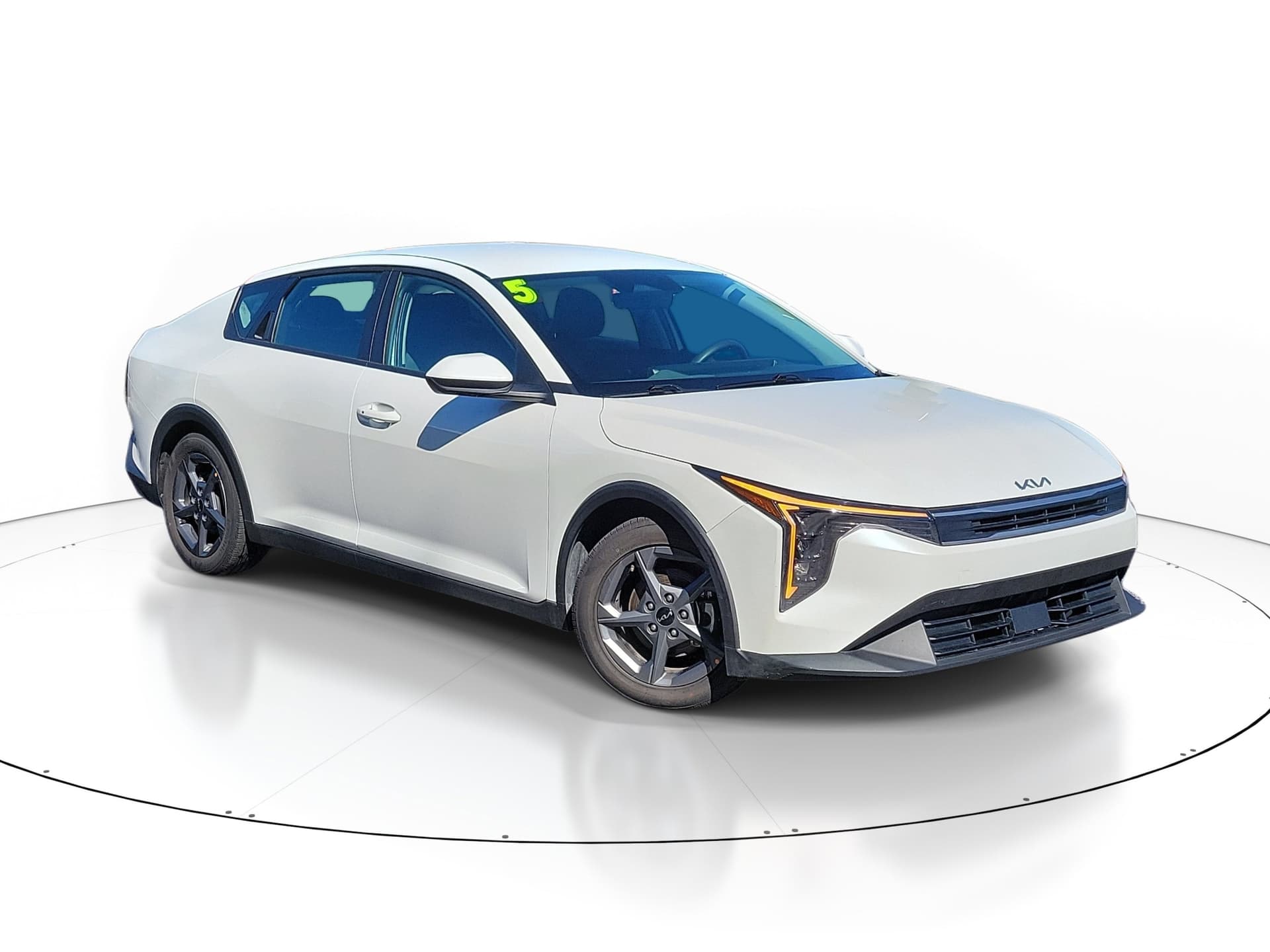 2025 Kia K4 LXS — photo 1 of 31
